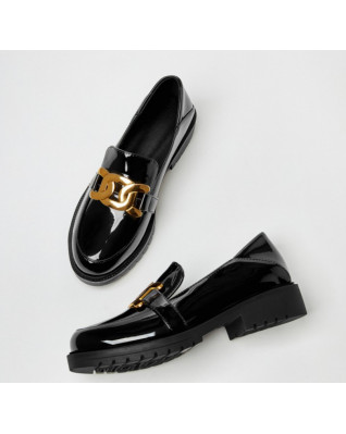 Big Gold Metal Chain Loafers Women Round Toe Shiny Patent Leather Black Beige Platform Casual Leisure Flat Shoes